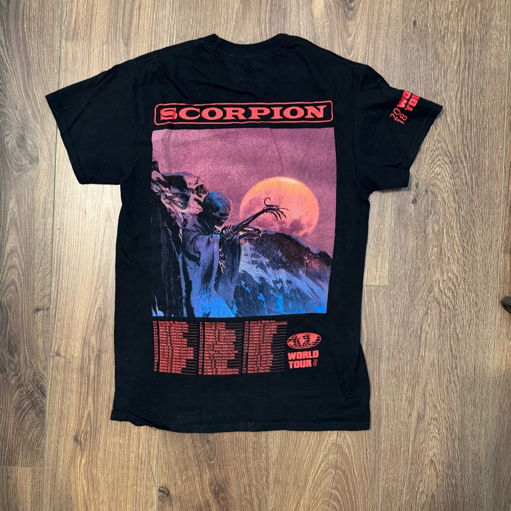 drake Scorpion World Tour 2018 black and red screen printed t-shirt